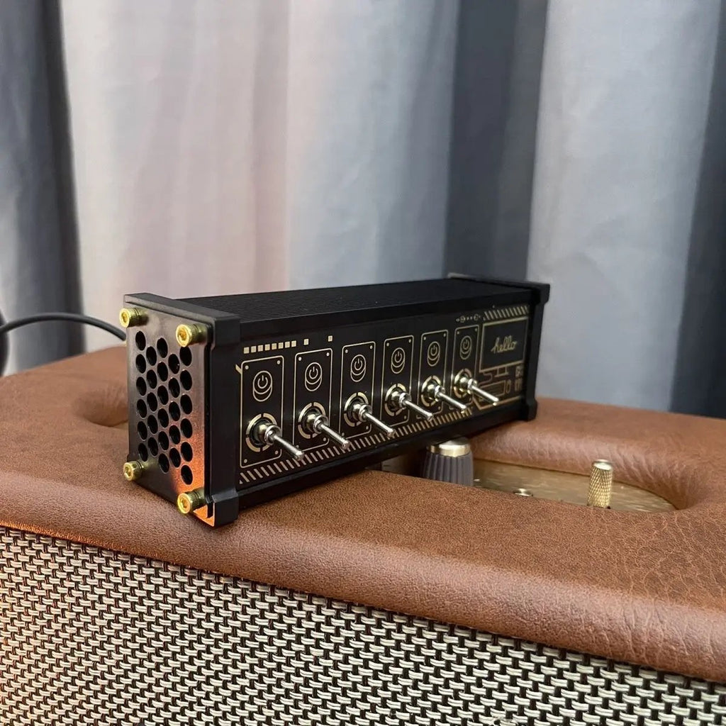 Retro Cyberpunk USB Power Hub – 8-Port 35W Desktop Power Supply for Gaming & LED Accessories - FORGEMYPC